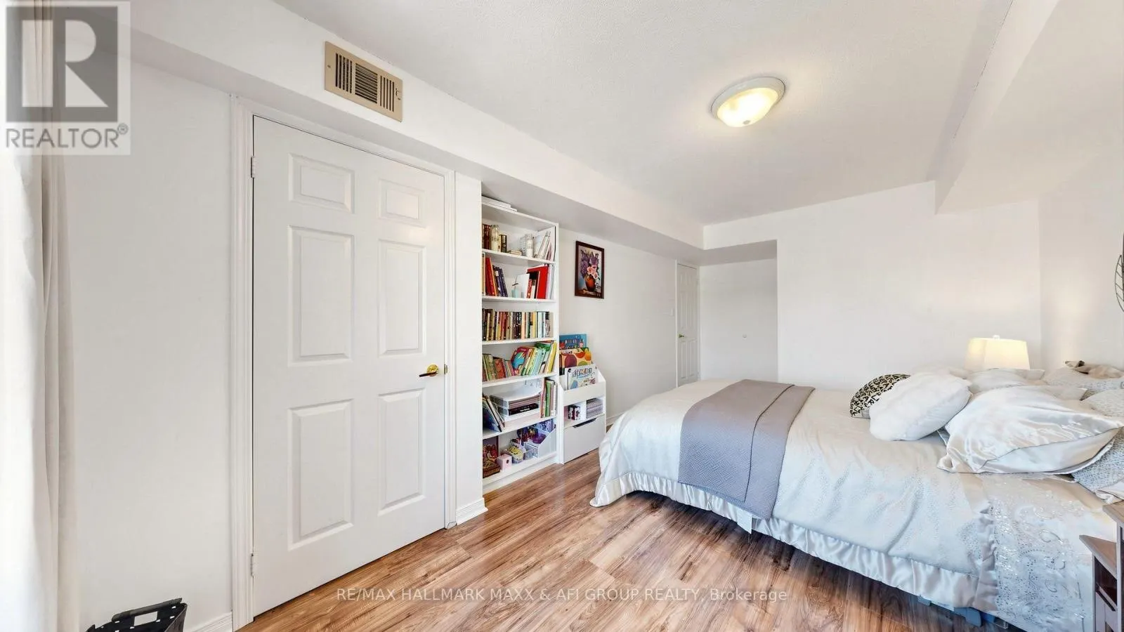 2 - 92 PETRA WAY