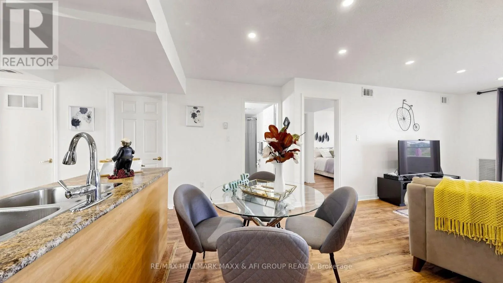 2 - 92 PETRA WAY