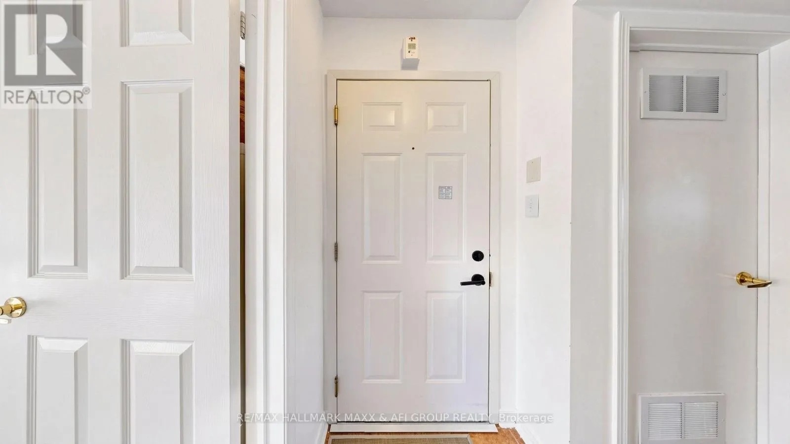 2 - 92 PETRA WAY