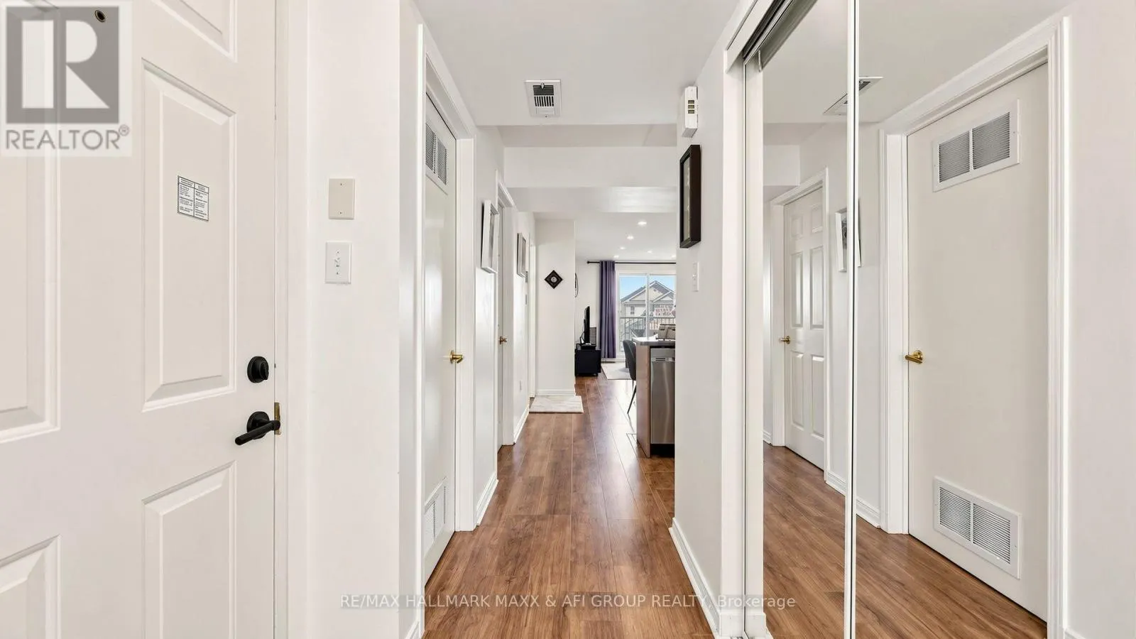 2 - 92 PETRA WAY