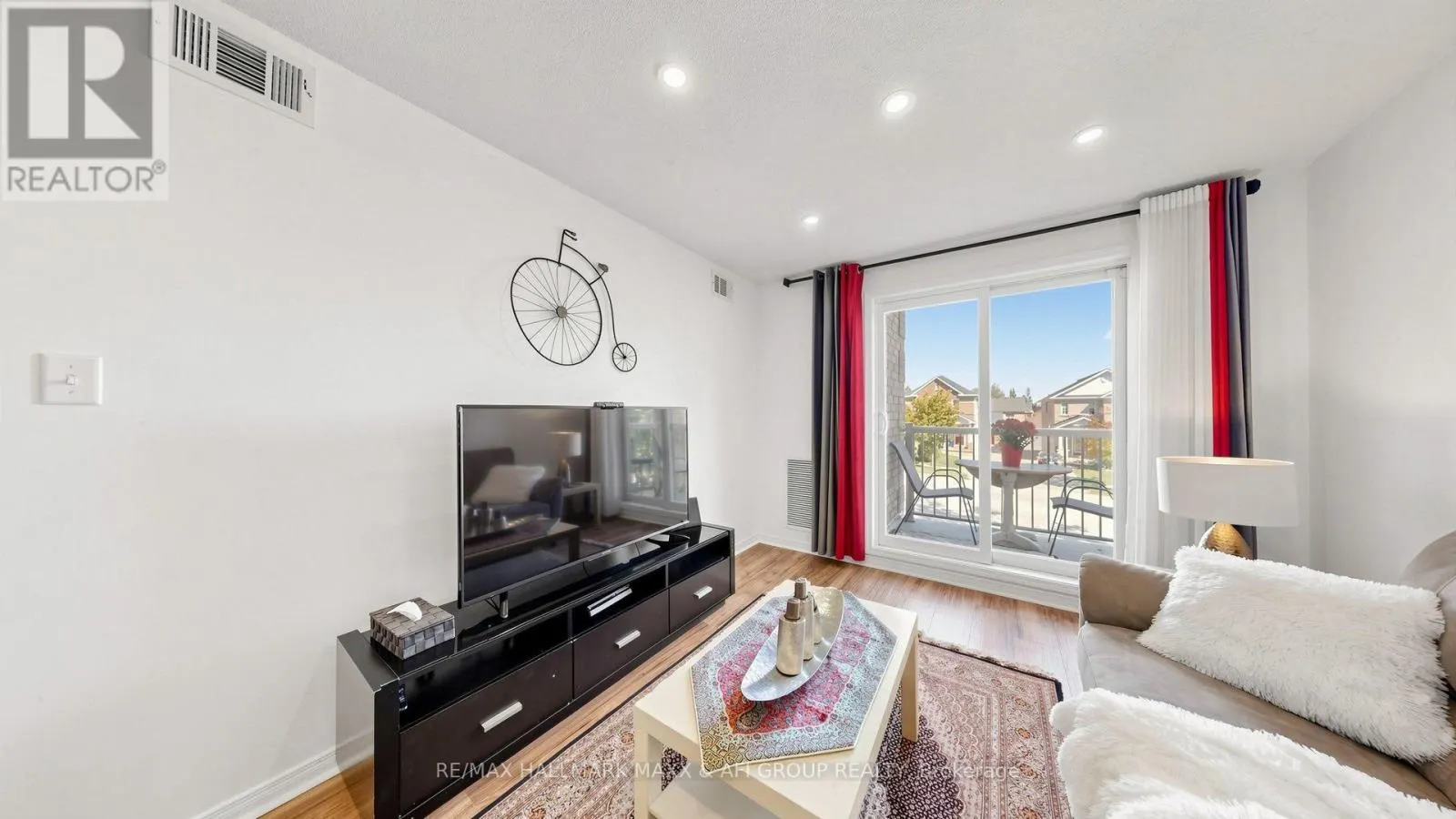 2 - 92 PETRA WAY