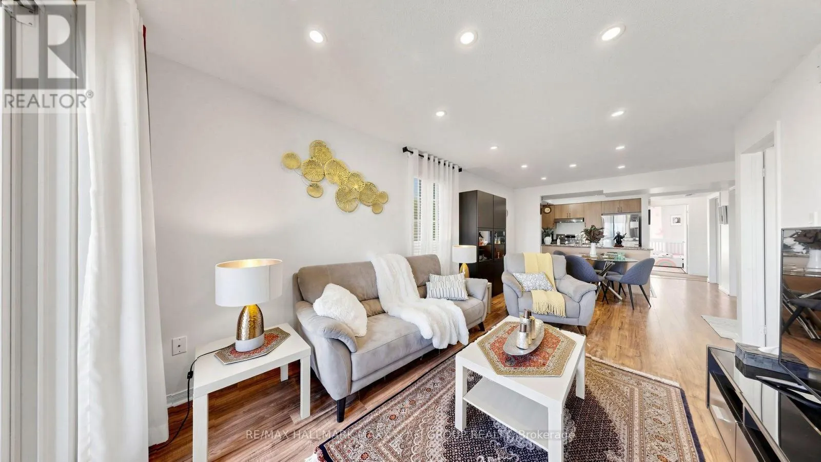 2 - 92 PETRA WAY
