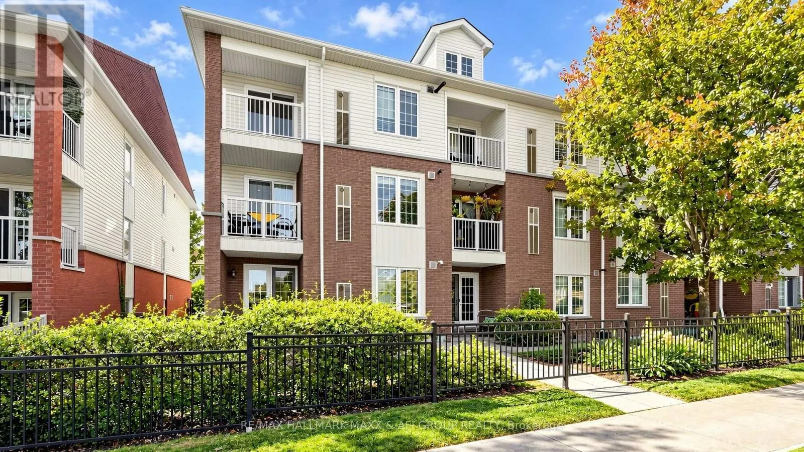 2 - 92 PETRA WAY