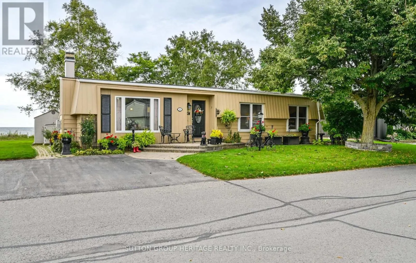 89 BLUFFS ROAD