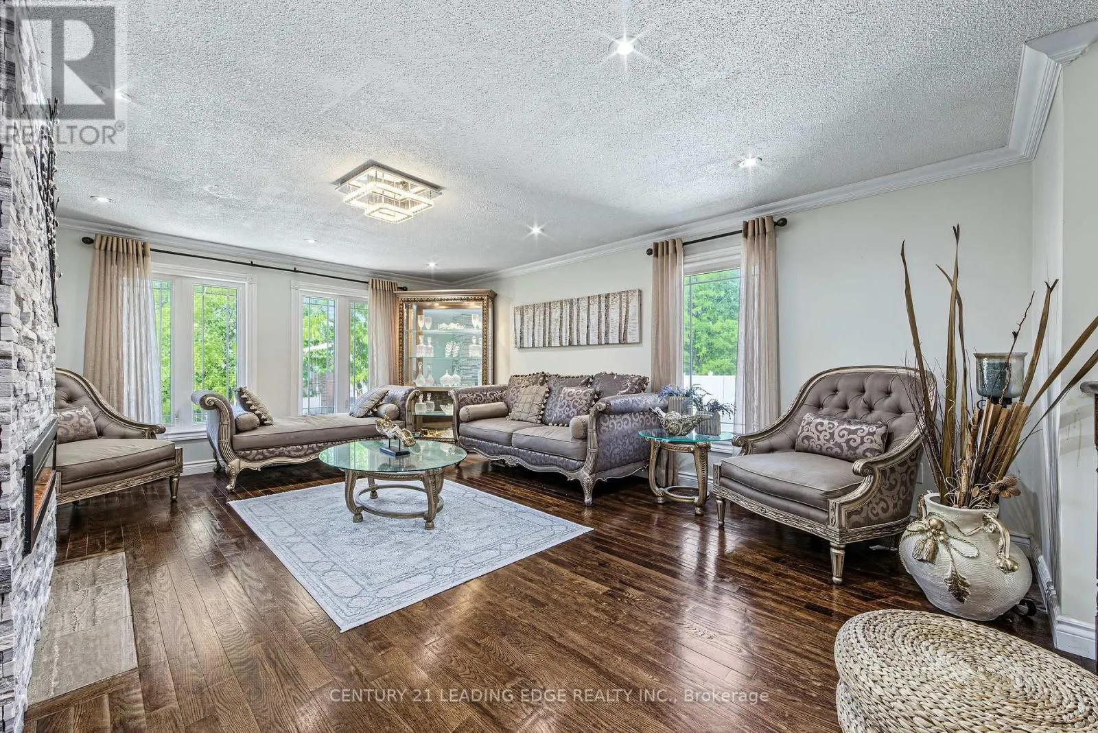 63 DANIELS CRESCENT