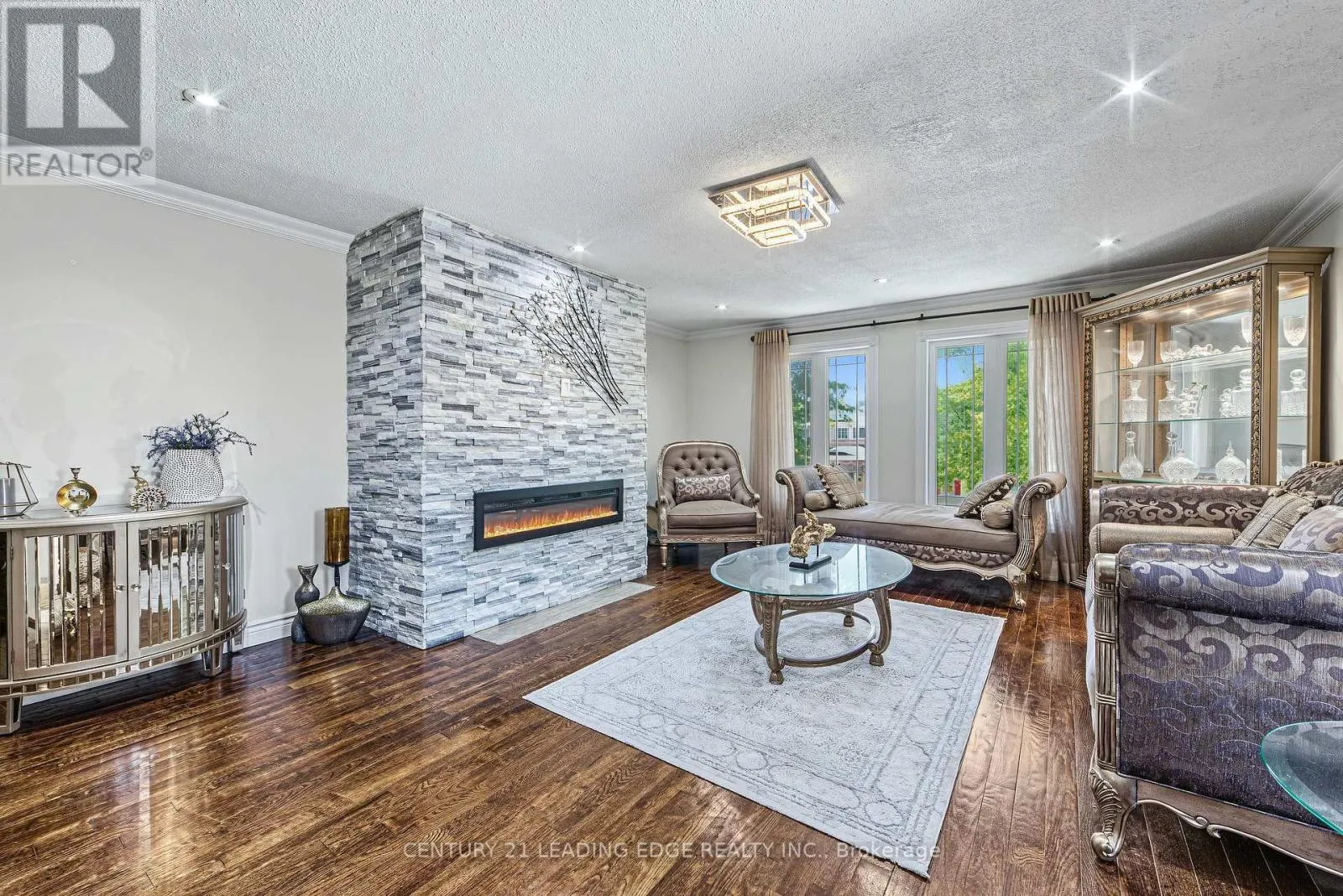 63 DANIELS CRESCENT