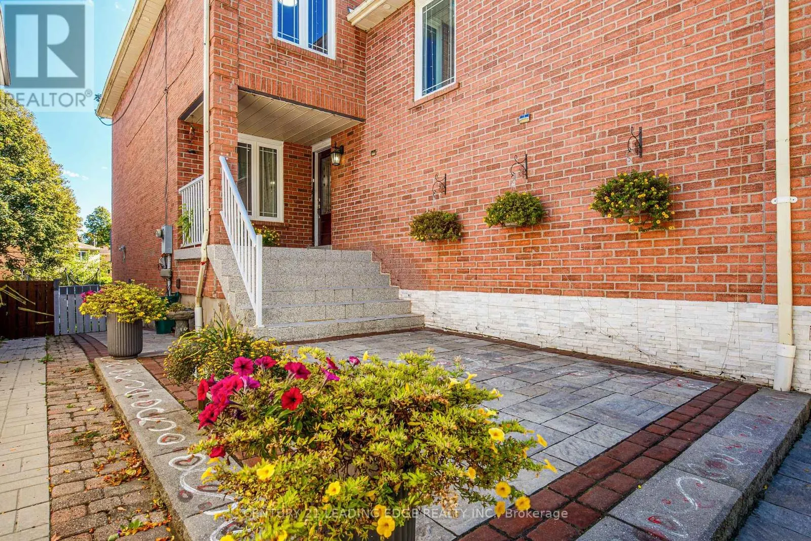 63 DANIELS CRESCENT