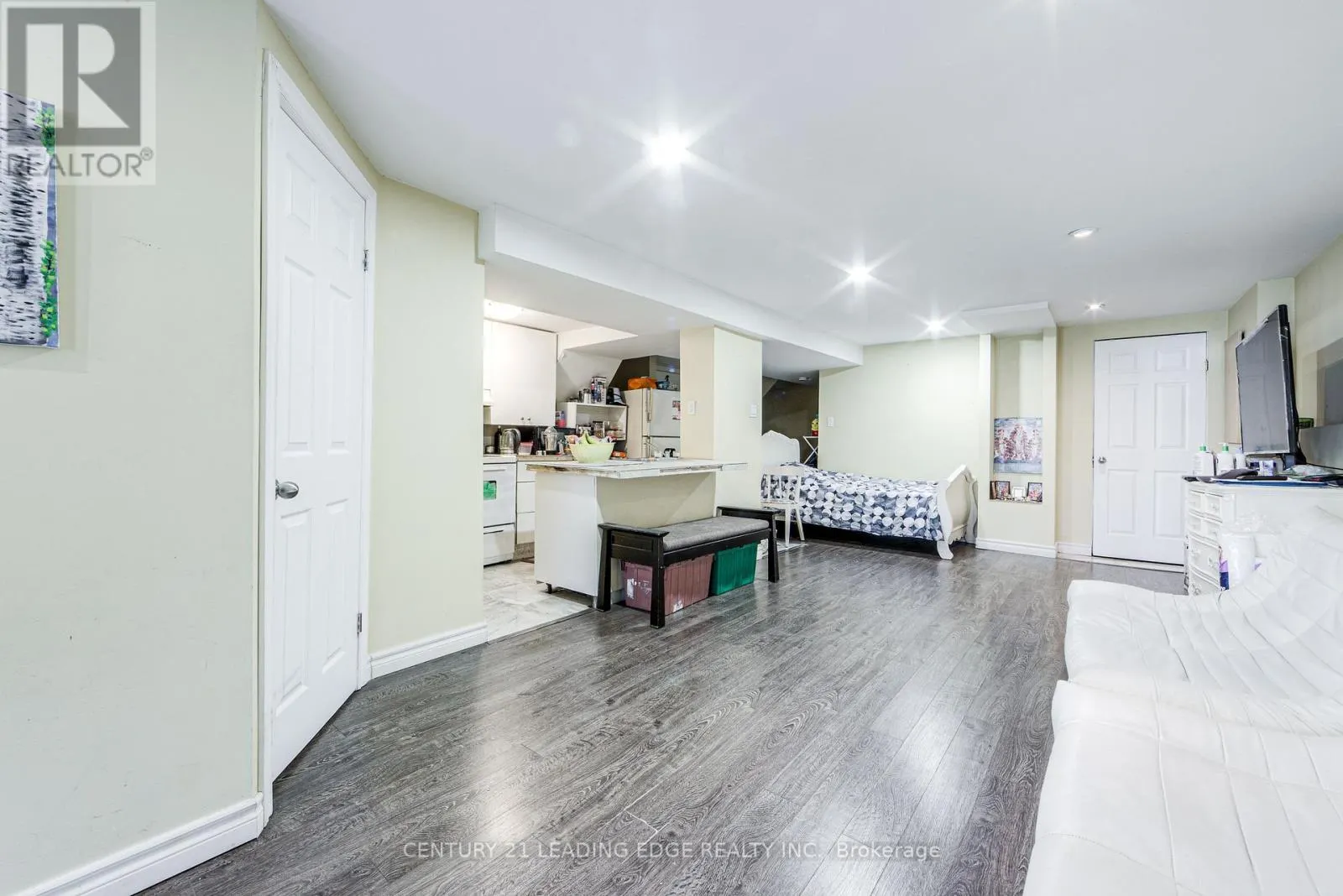 63 DANIELS CRESCENT