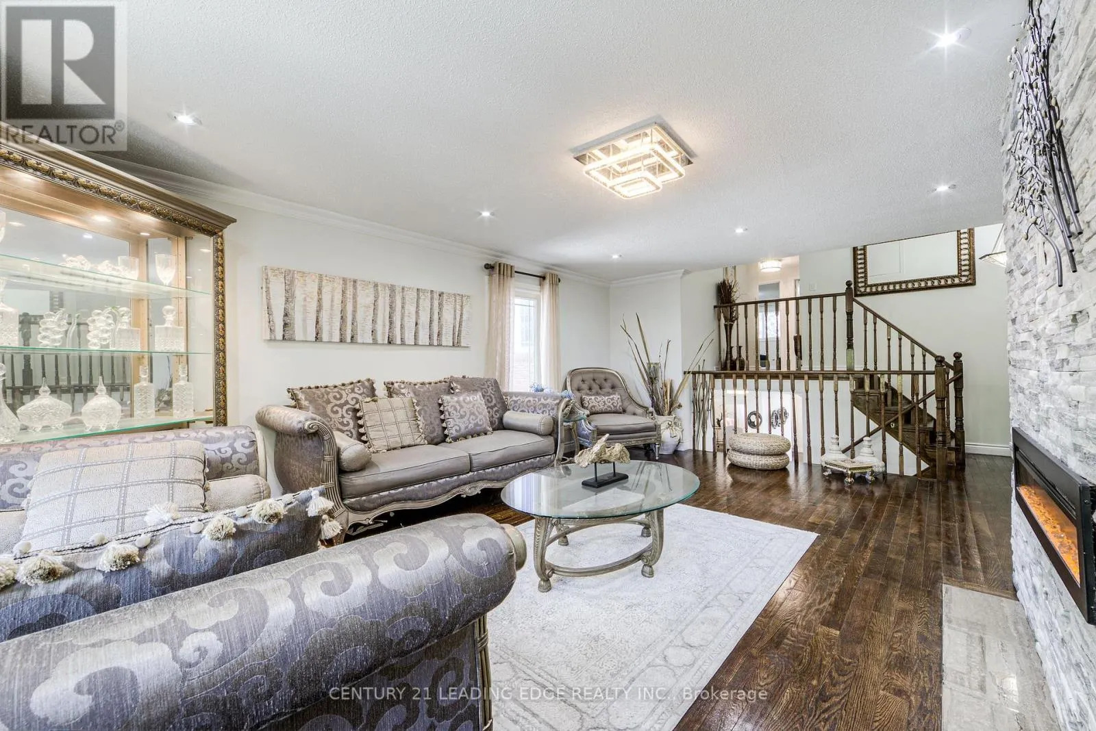 63 DANIELS CRESCENT