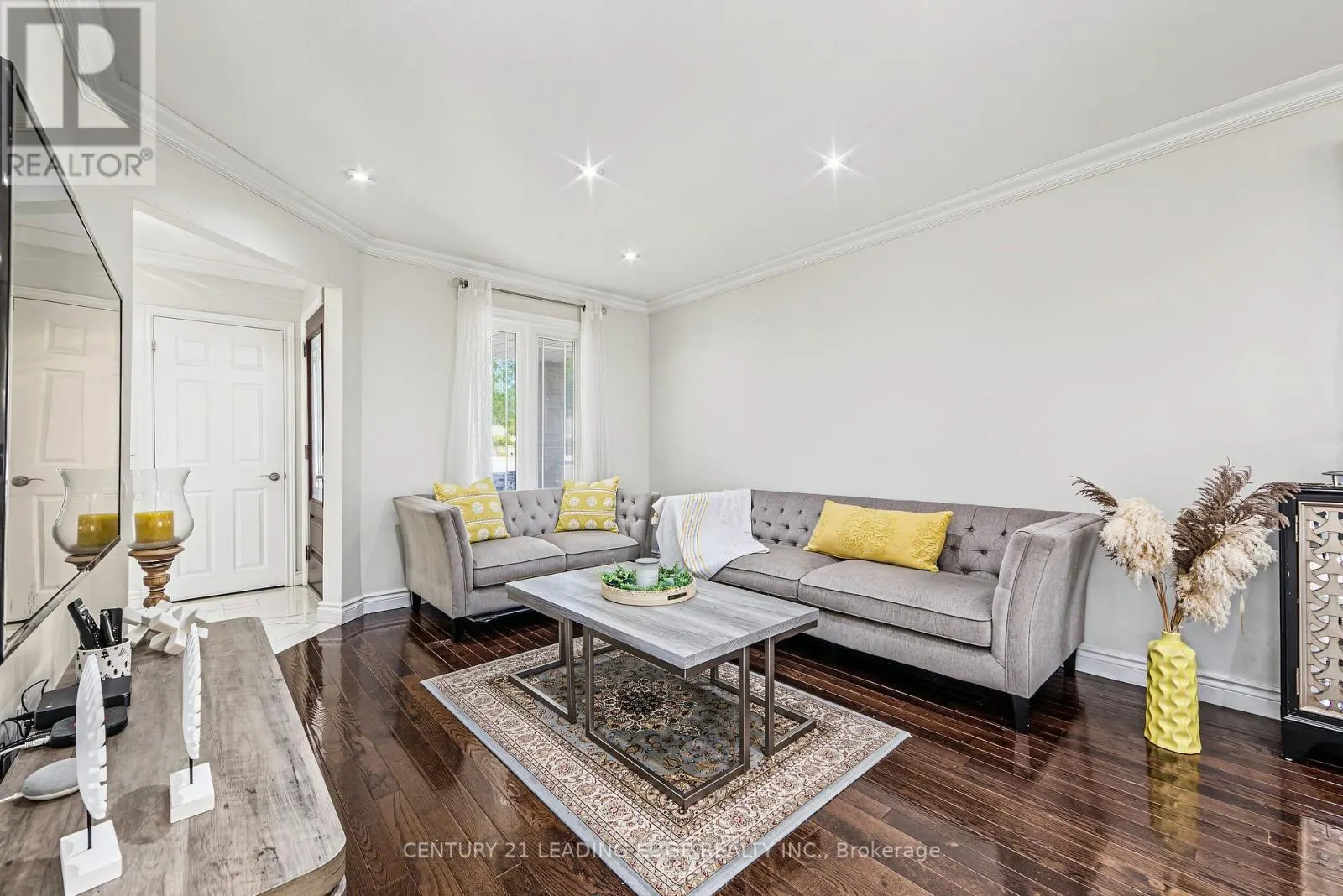 63 DANIELS CRESCENT