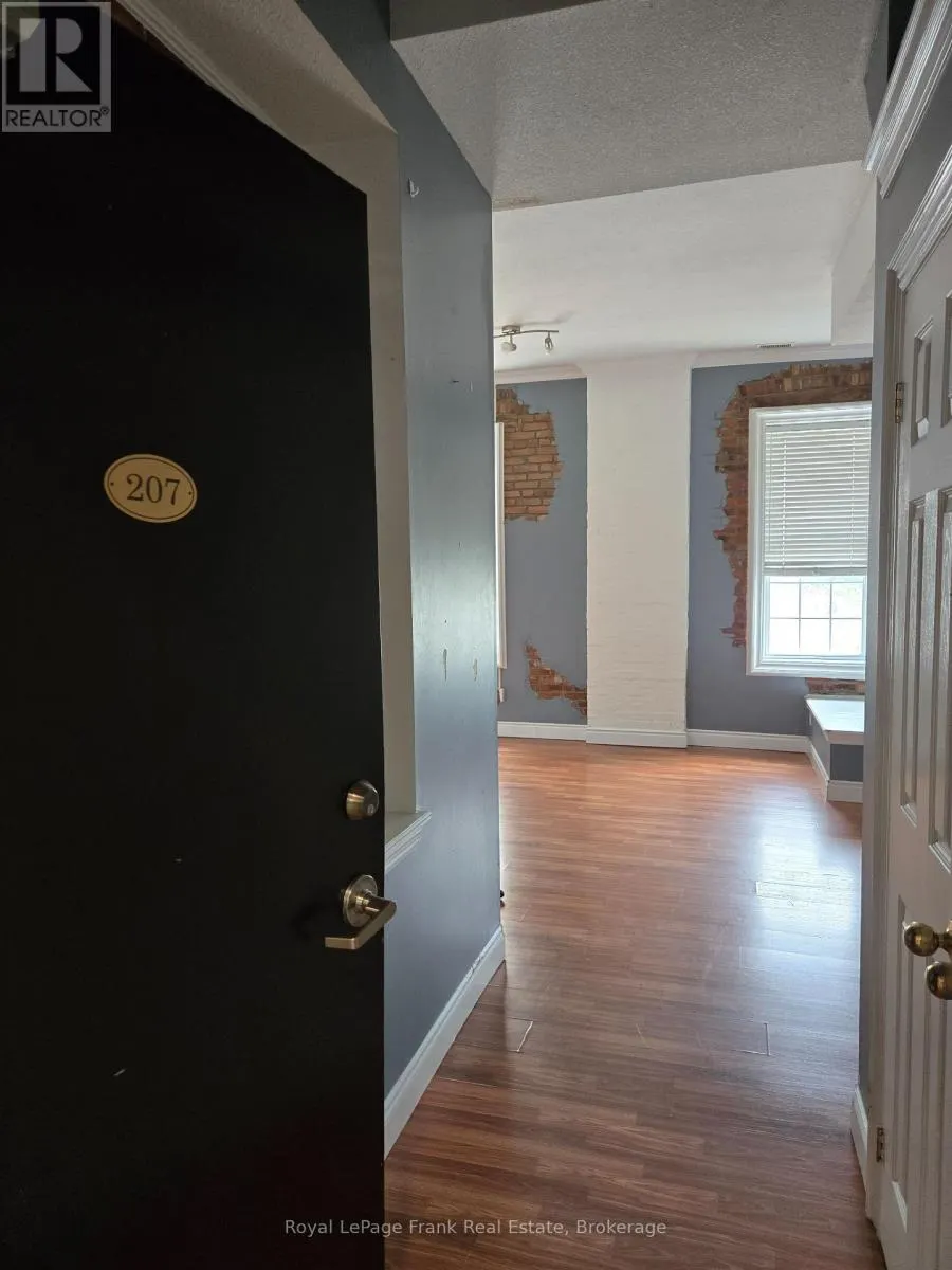 207 - 54 KING STREET E #207