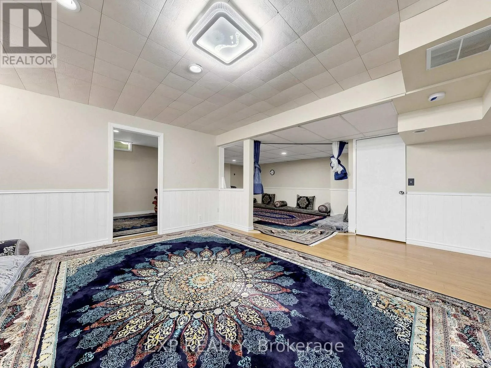 28 LONGFELLOW COURT