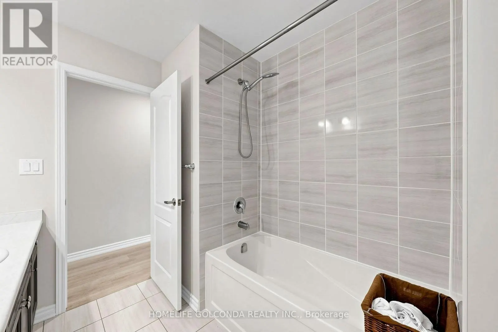2716 SAPPHIRE DRIVE