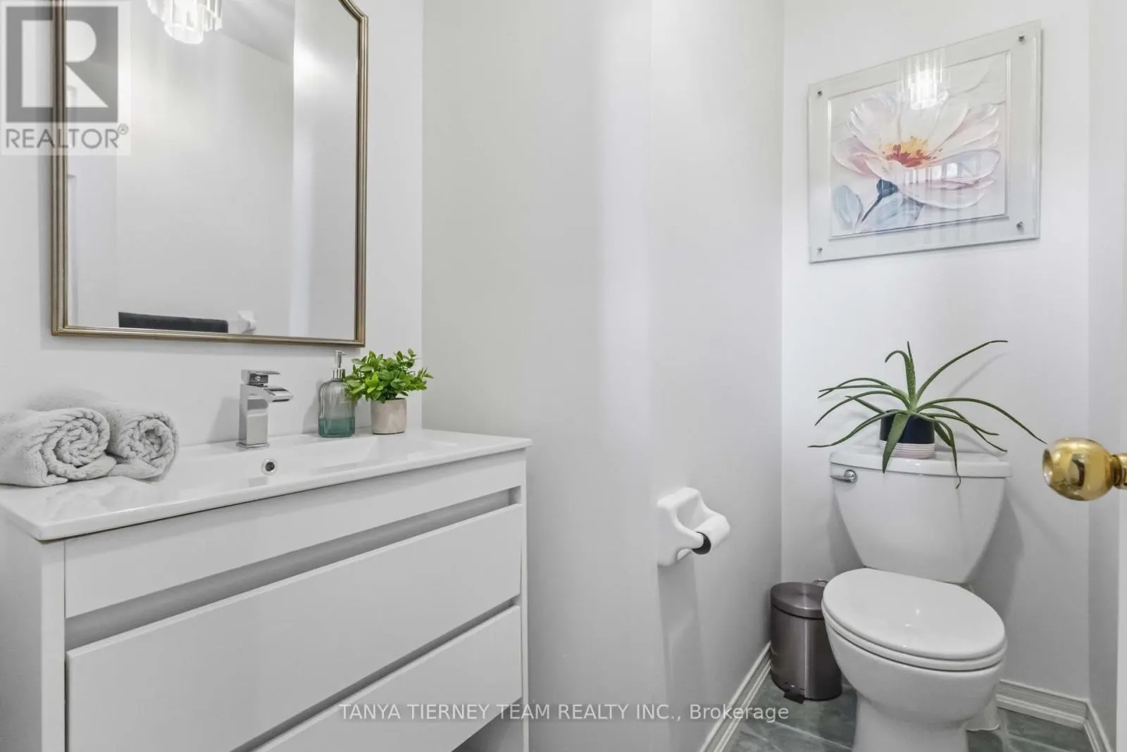 36 ZACHARY PLACE