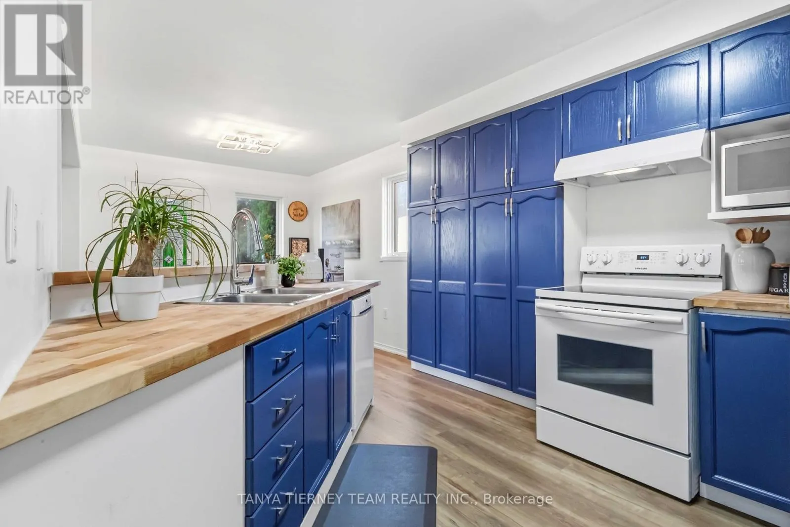 36 ZACHARY PLACE