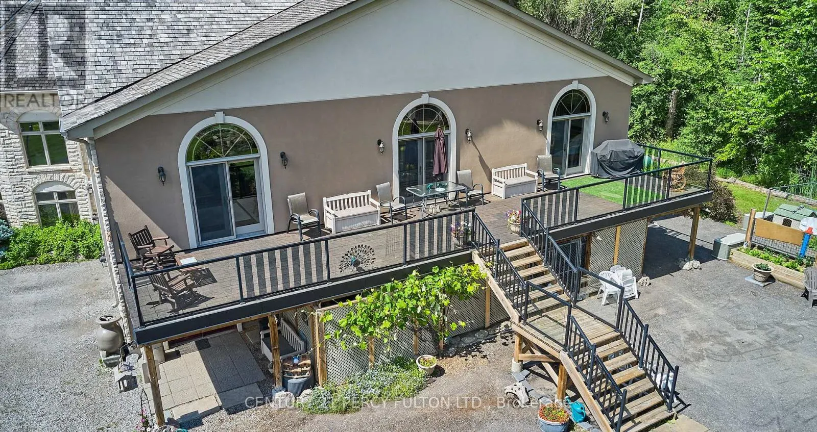 2733 TAUNTON ROAD