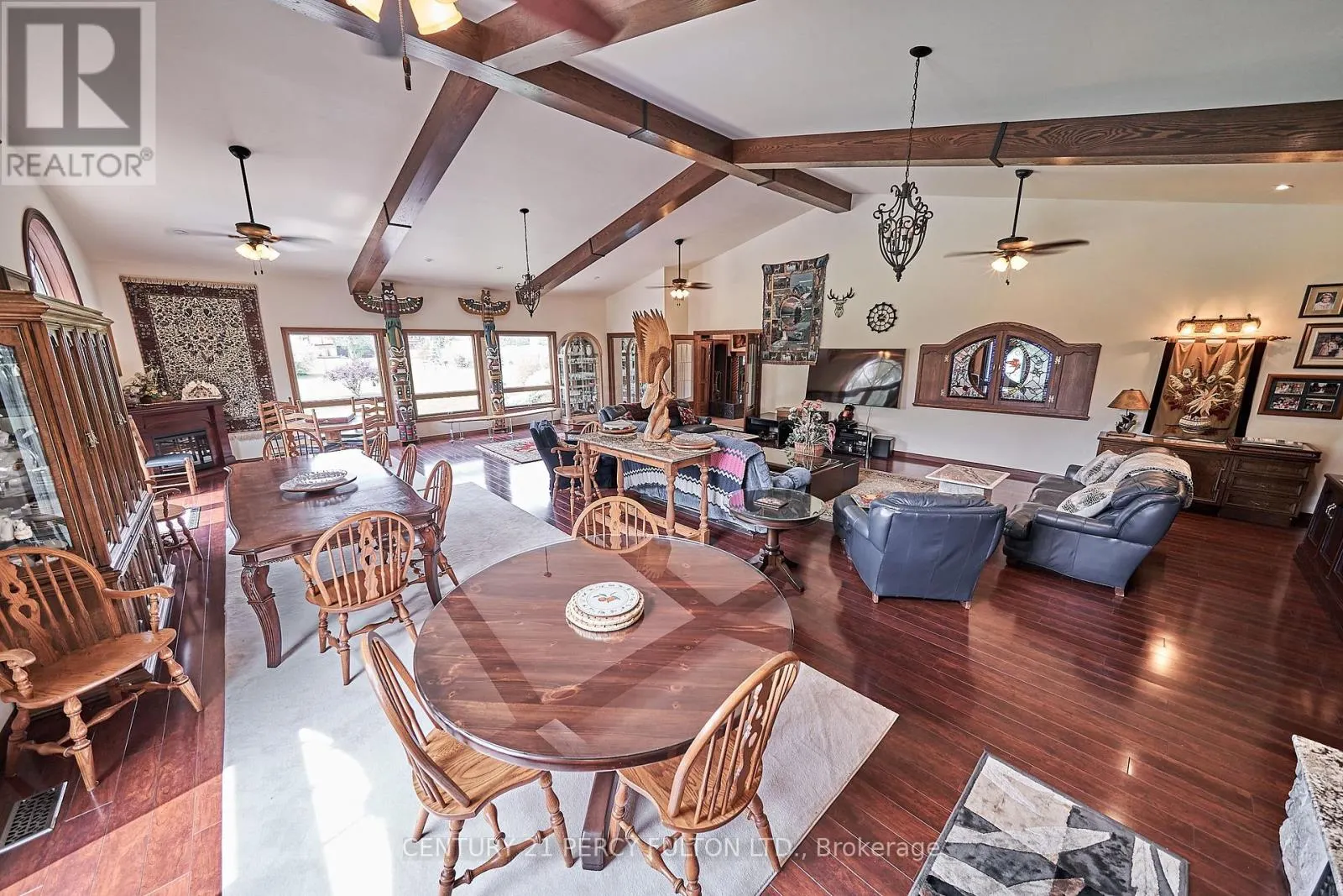 2733 TAUNTON ROAD