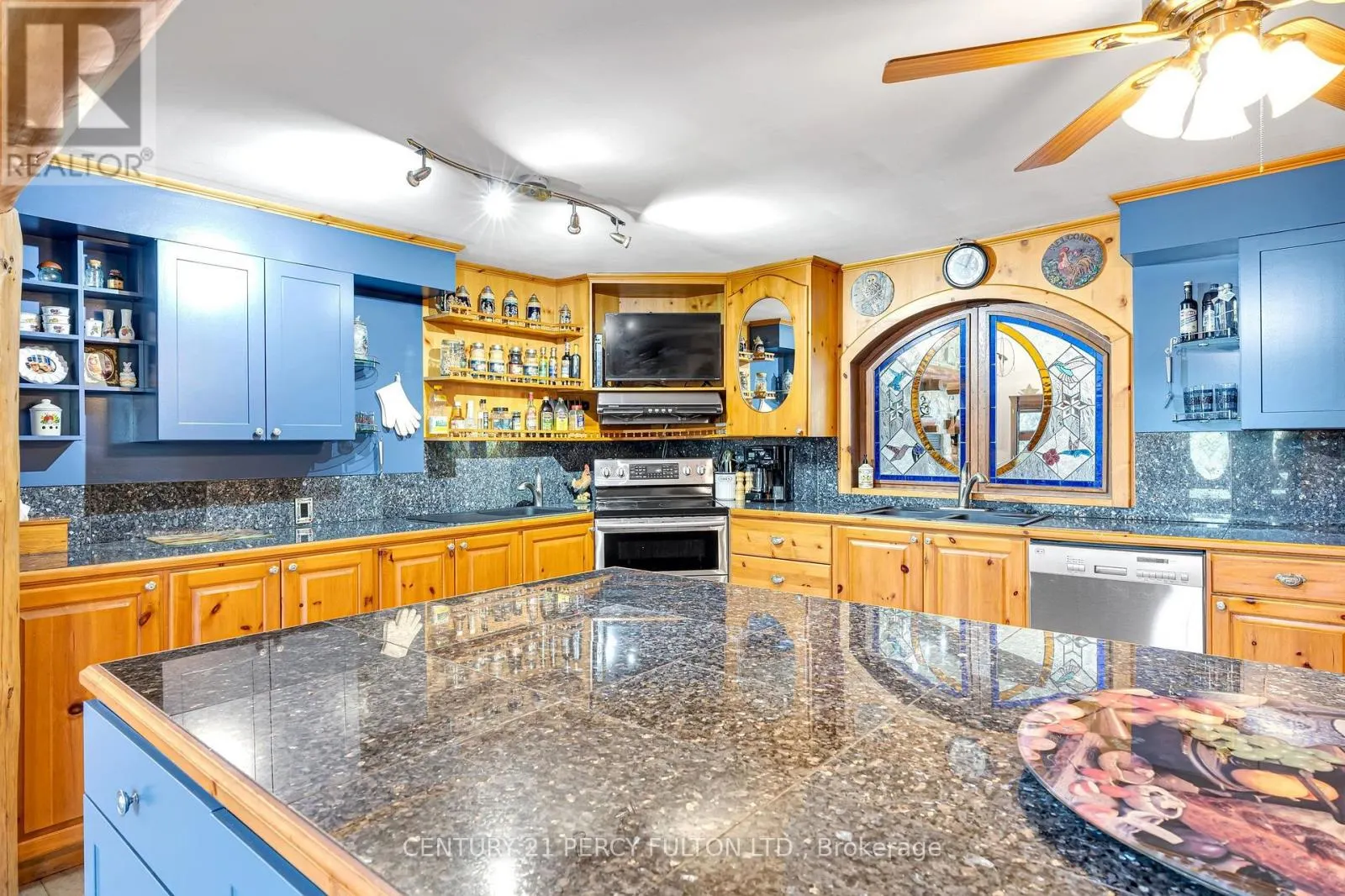 2733 TAUNTON ROAD