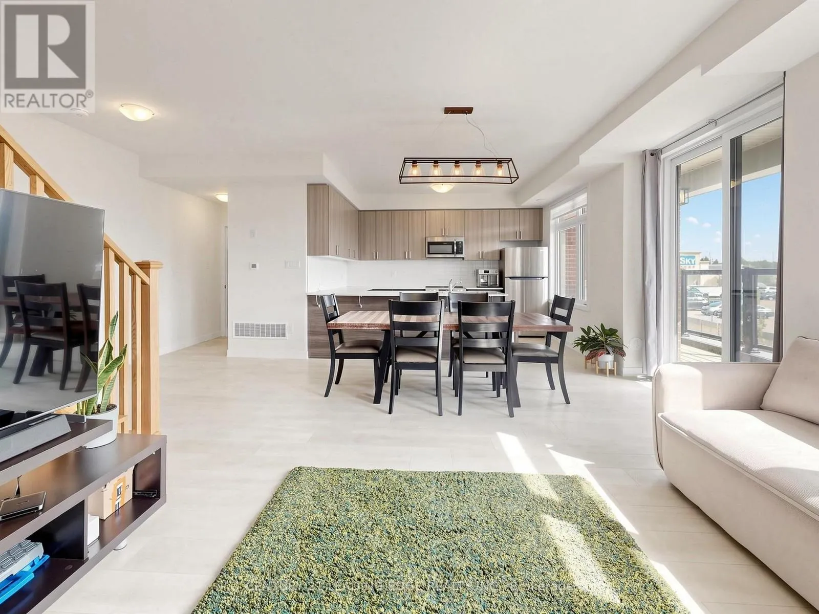 808 - 1865 PICKERING PARKWAY