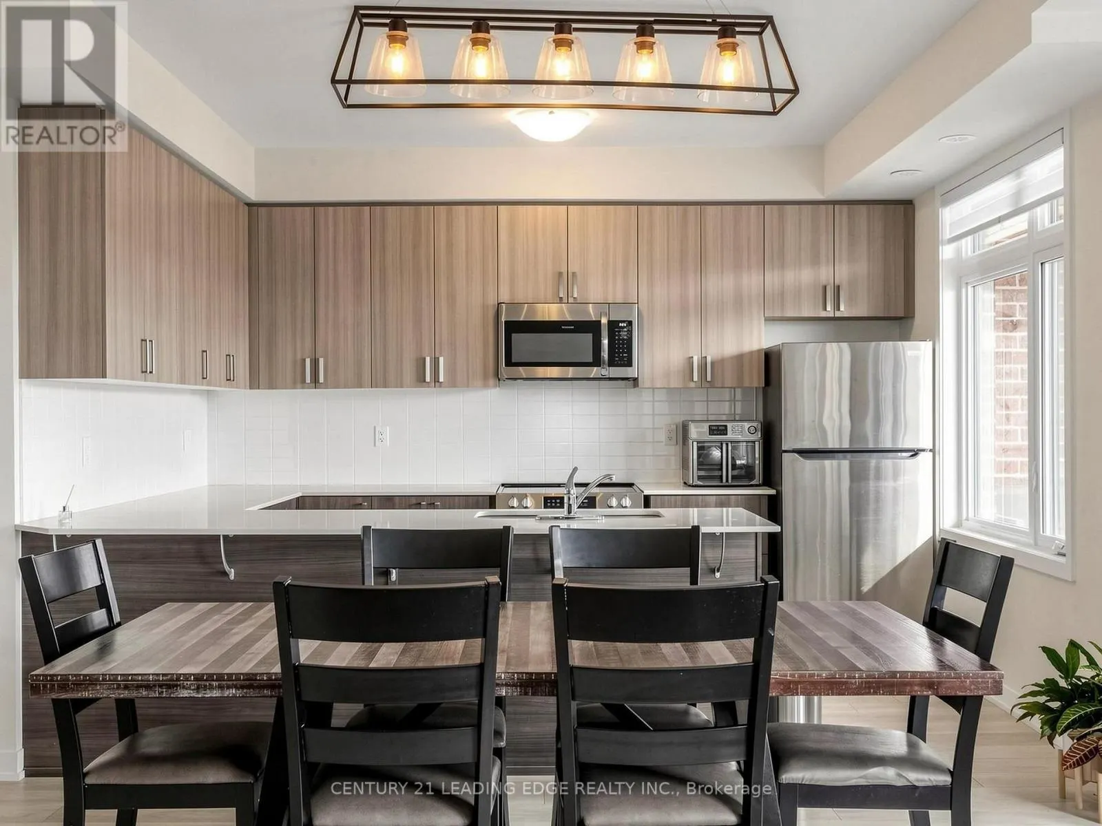 808 - 1865 PICKERING PARKWAY