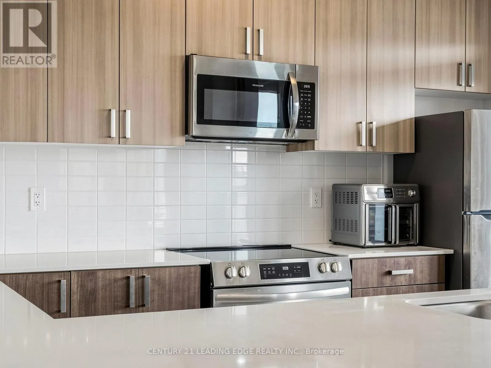 808 - 1865 PICKERING PARKWAY
