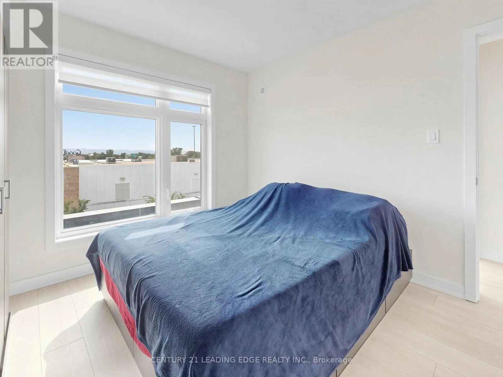 808 - 1865 PICKERING PARKWAY