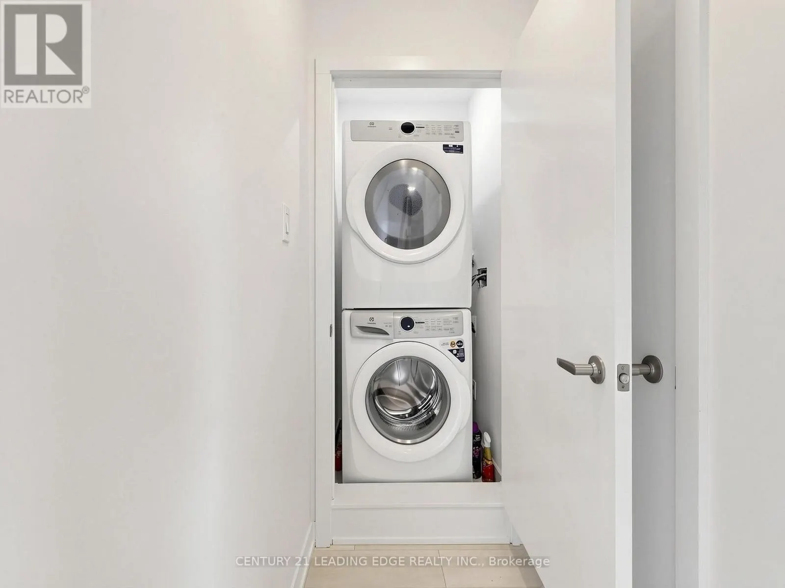 808 - 1865 PICKERING PARKWAY