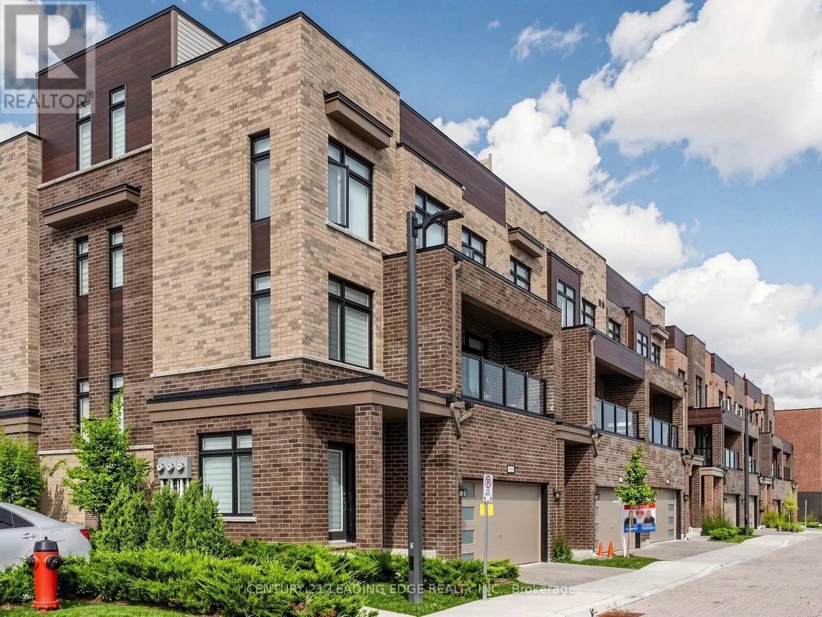 808 - 1865 PICKERING PARKWAY
