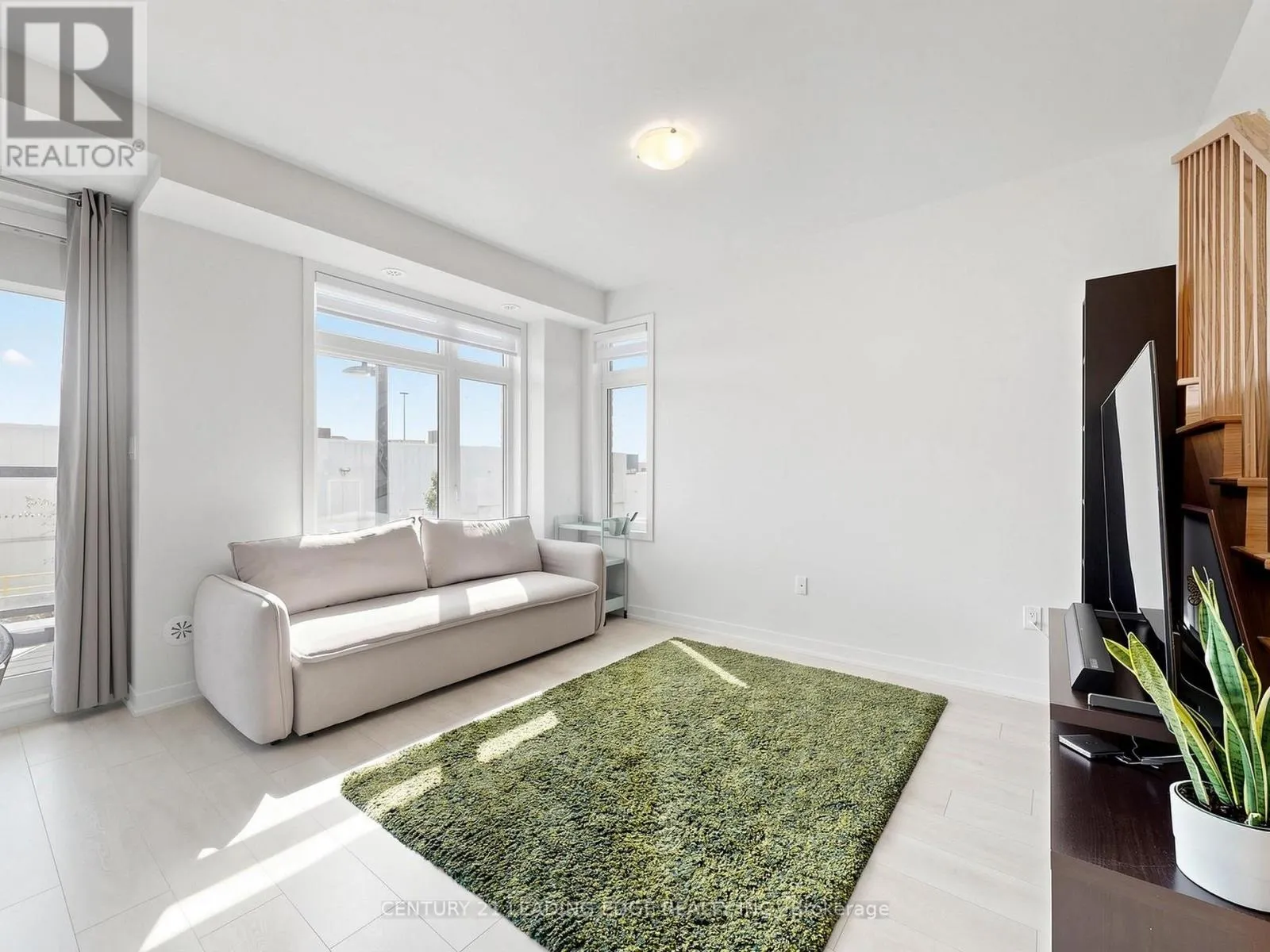 808 - 1865 PICKERING PARKWAY