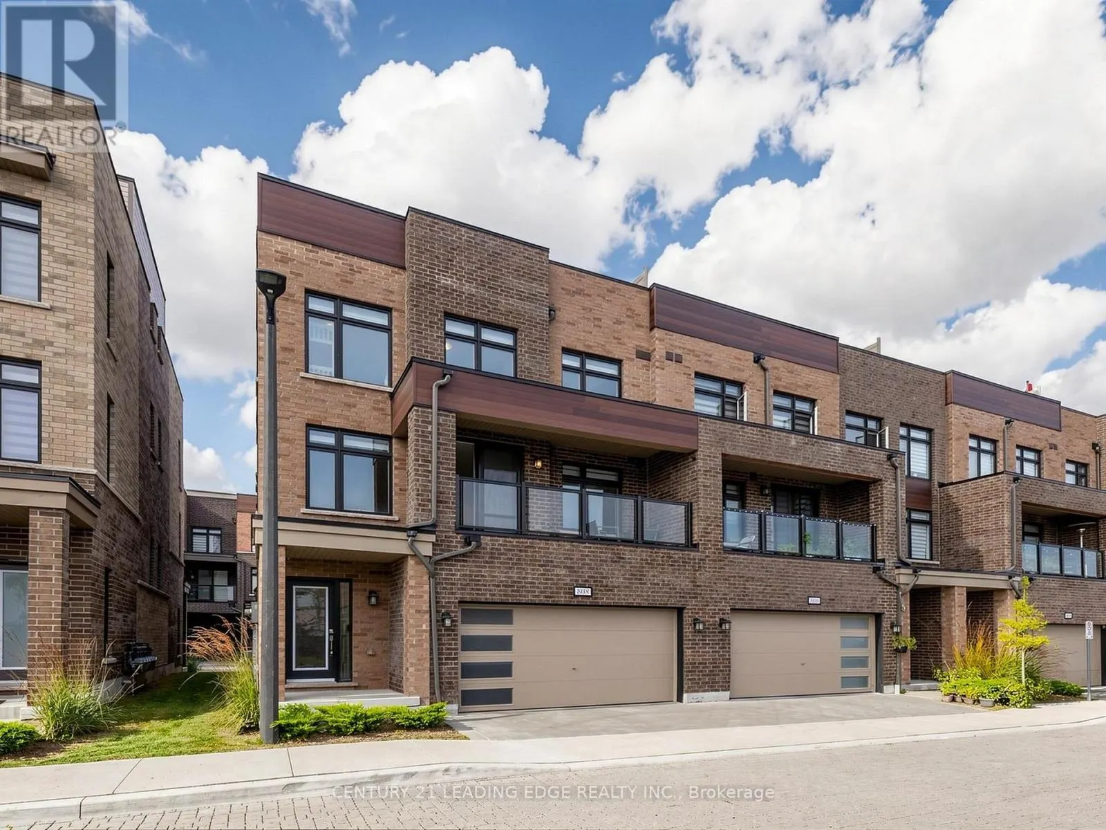 808 - 1865 PICKERING PARKWAY