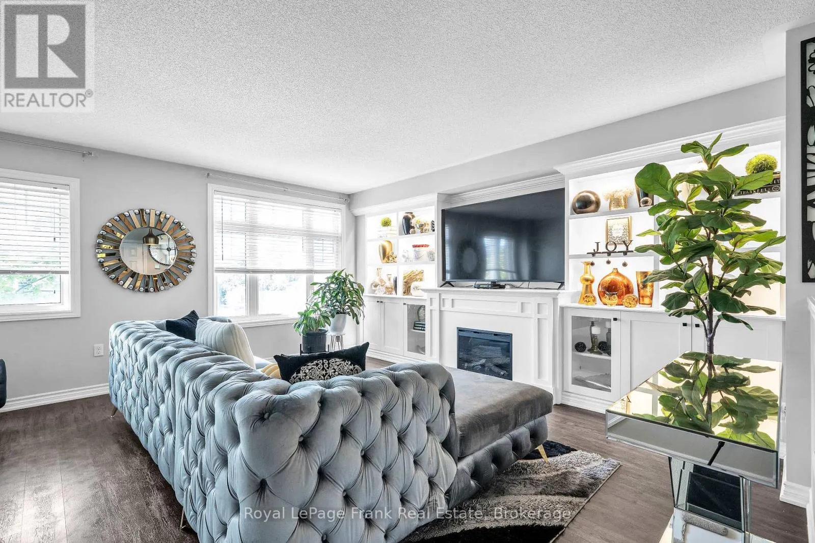 5 MARKHAM TRAIL