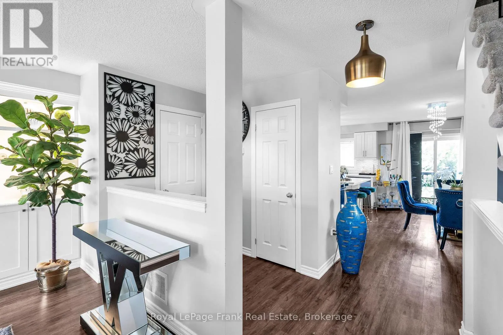 5 MARKHAM TRAIL