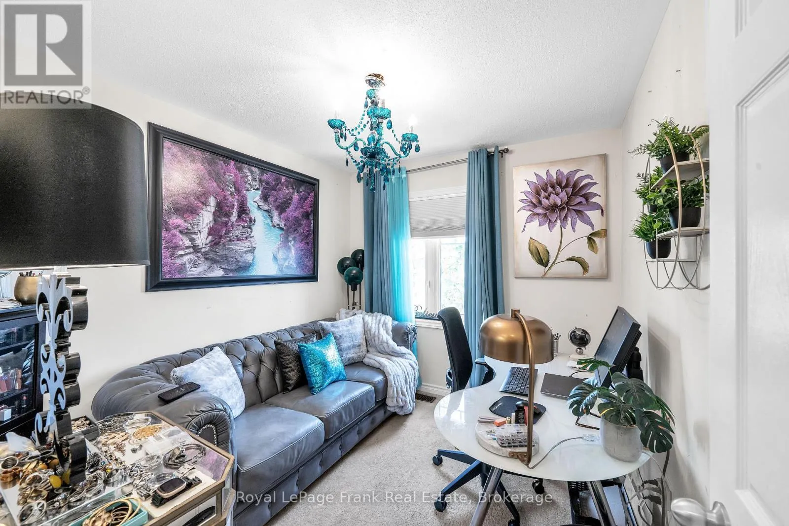 5 MARKHAM TRAIL