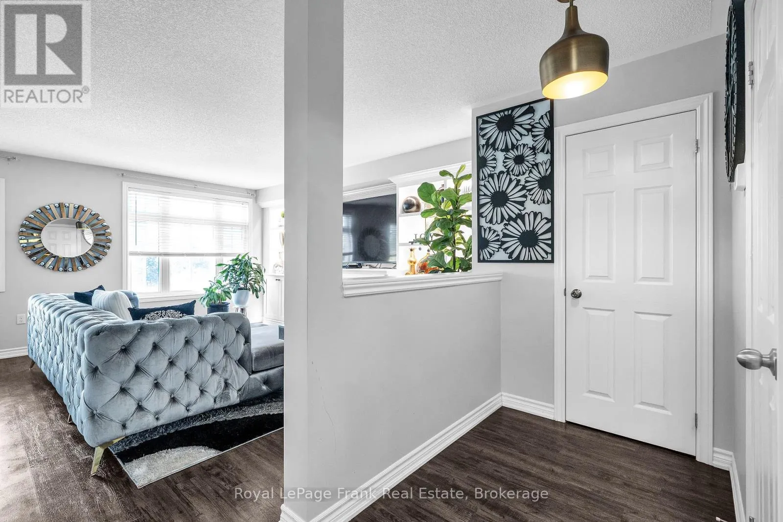 5 MARKHAM TRAIL