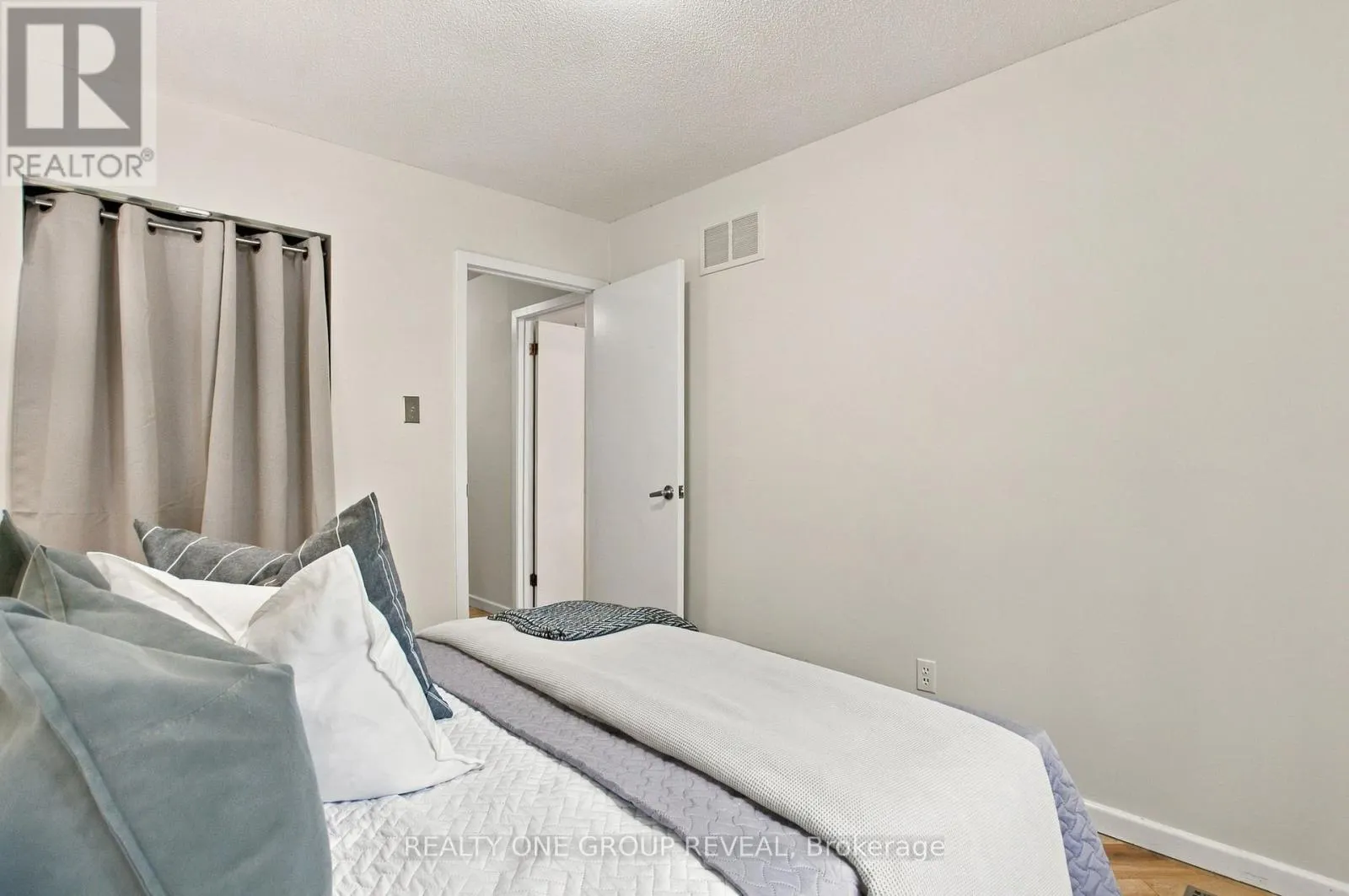 2163 BOUNDARY ROAD