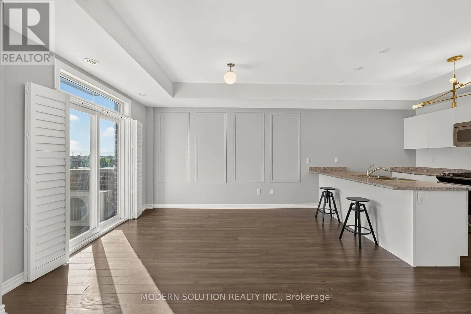 94 - 2584 WILLIAM JACKSON DRIVE