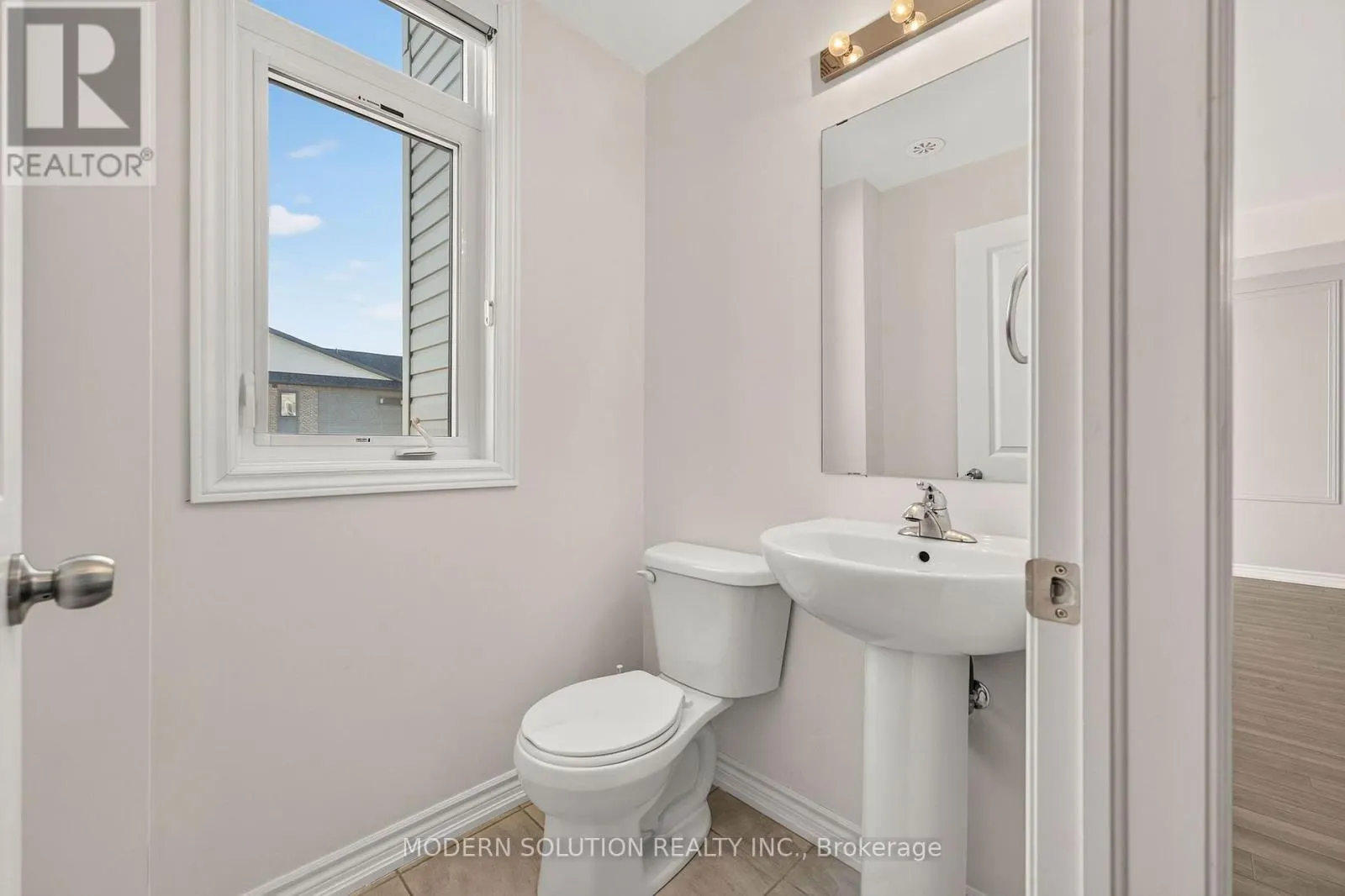 94 - 2584 WILLIAM JACKSON DRIVE