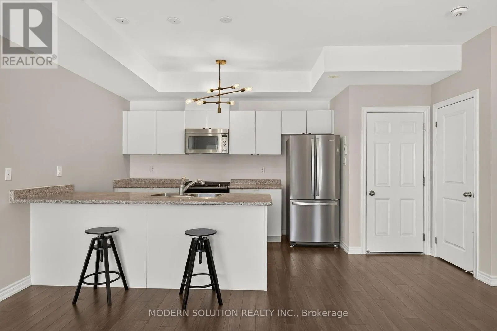 94 - 2584 WILLIAM JACKSON DRIVE