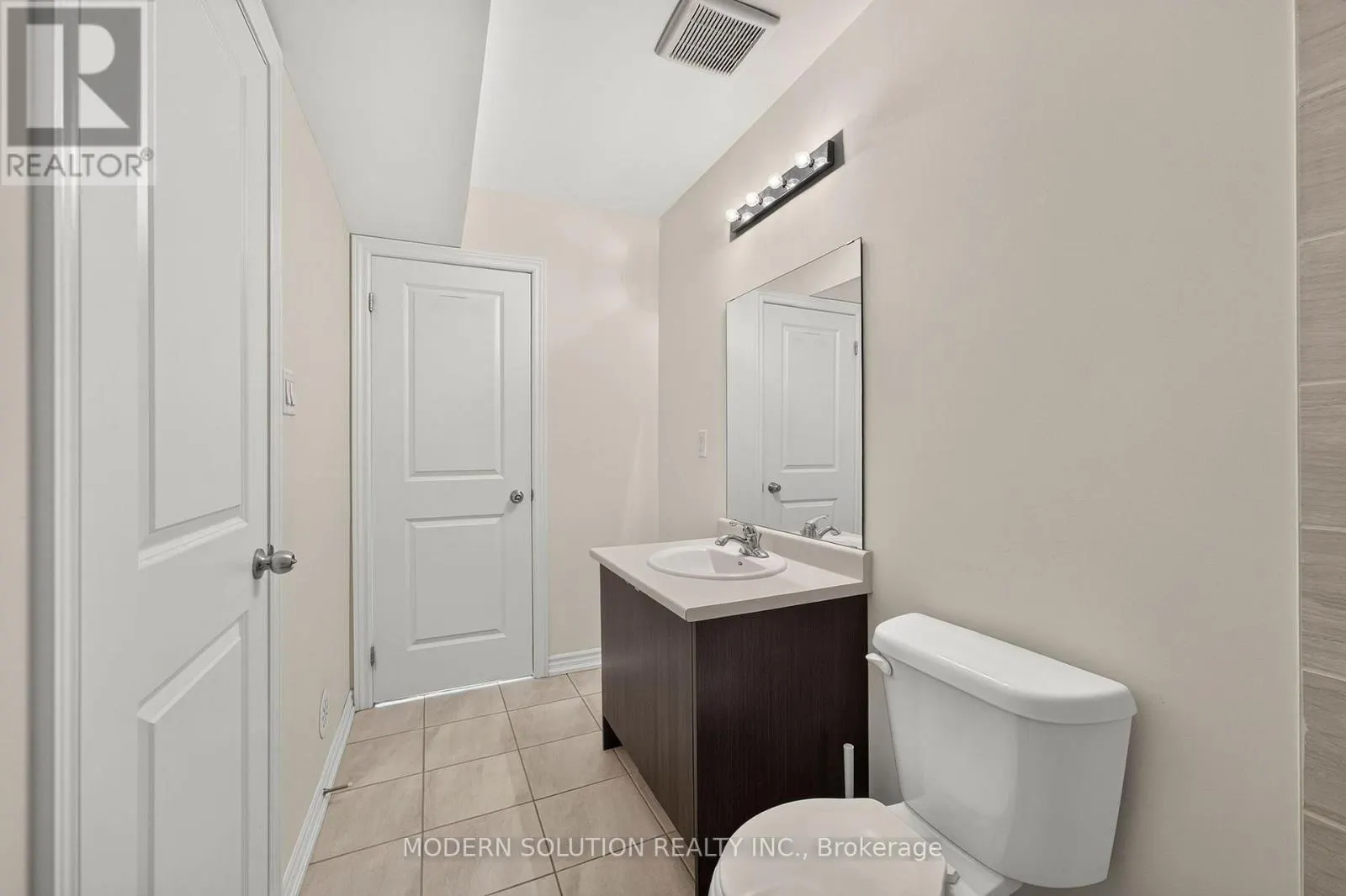 94 - 2584 WILLIAM JACKSON DRIVE