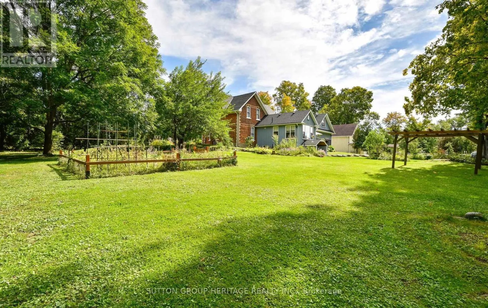 5240 OLD BROCK ROAD