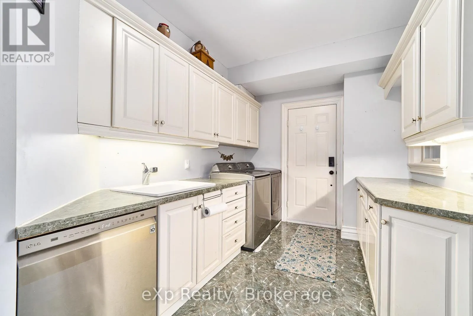 7860 CEDARBROOK TRAIL