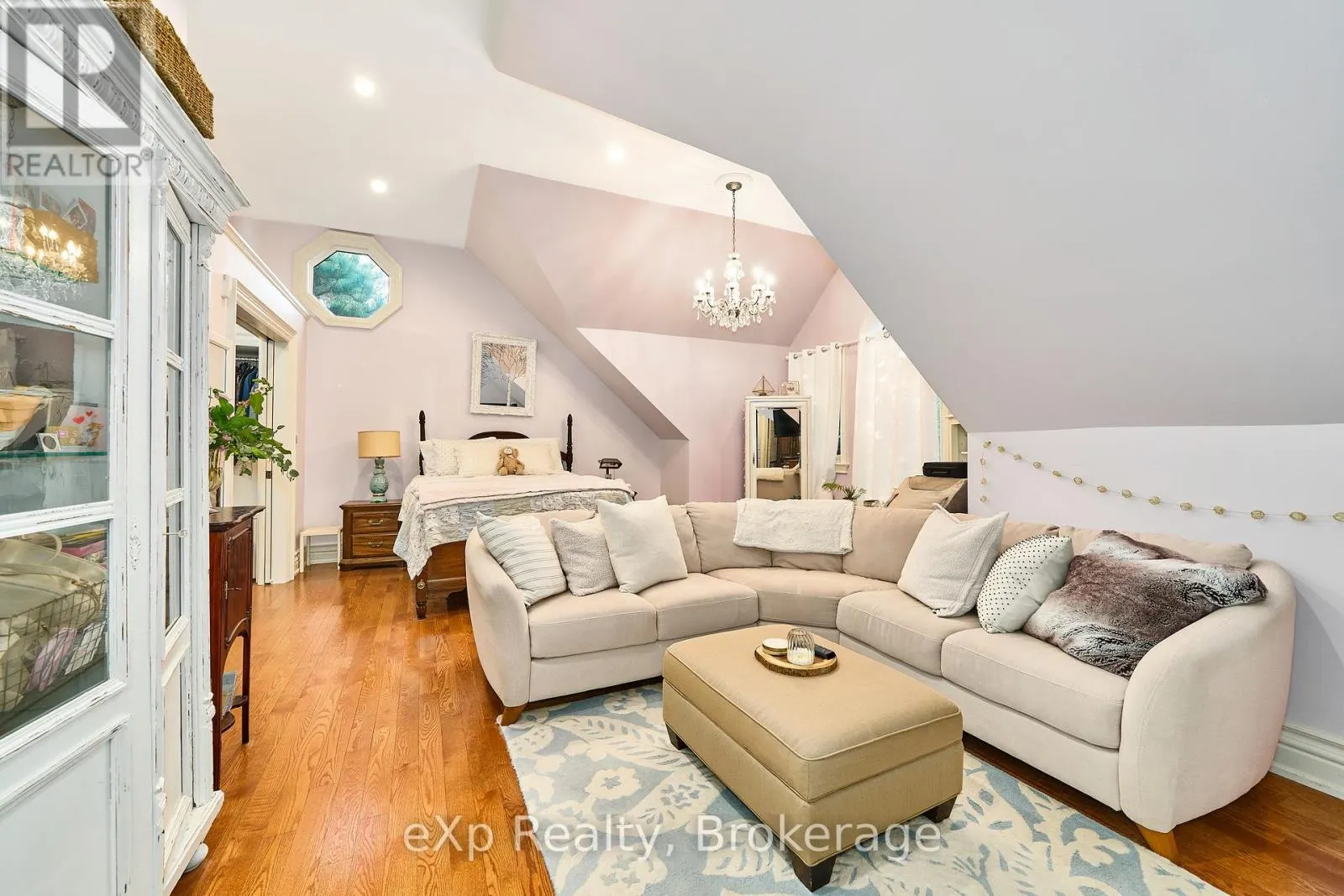 7860 CEDARBROOK TRAIL