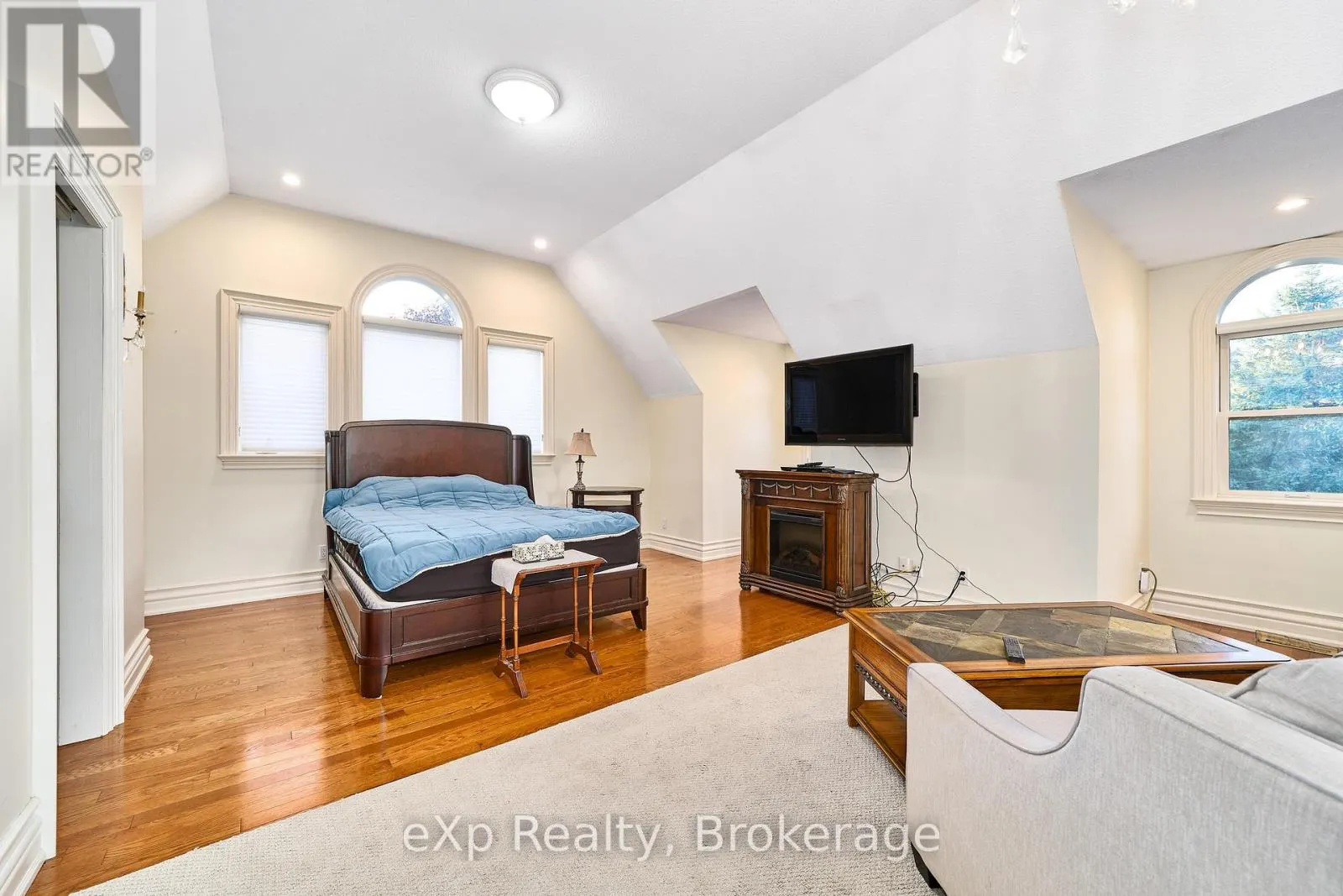 7860 CEDARBROOK TRAIL