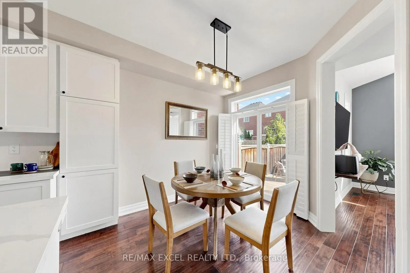 16 STOCKELL CRESCENT