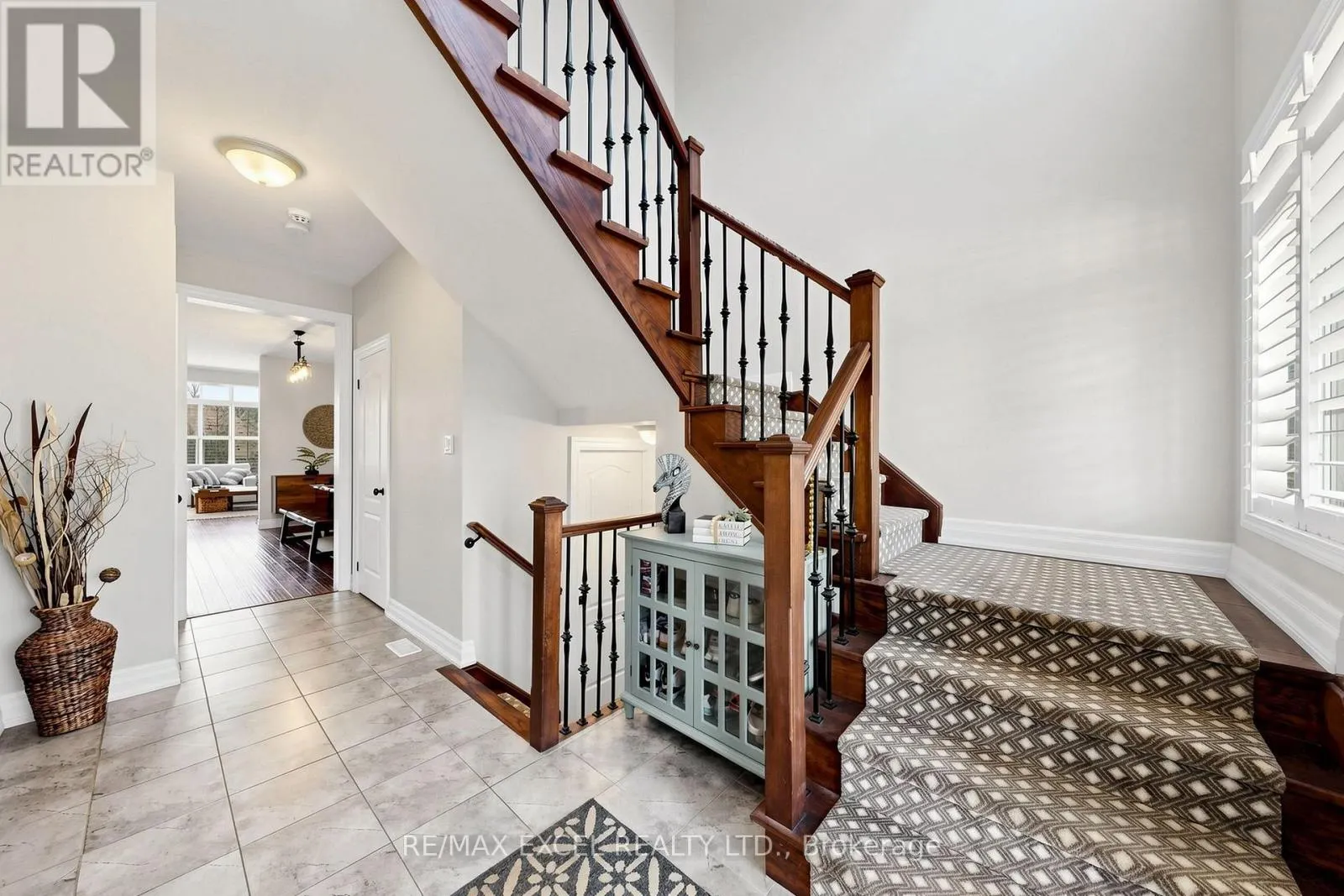 16 STOCKELL CRESCENT
