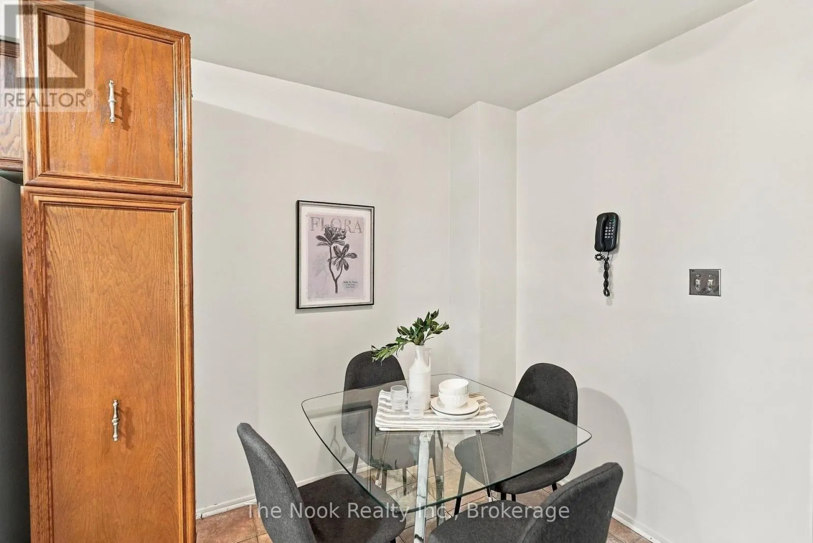 27 FIELD CRESCENT
