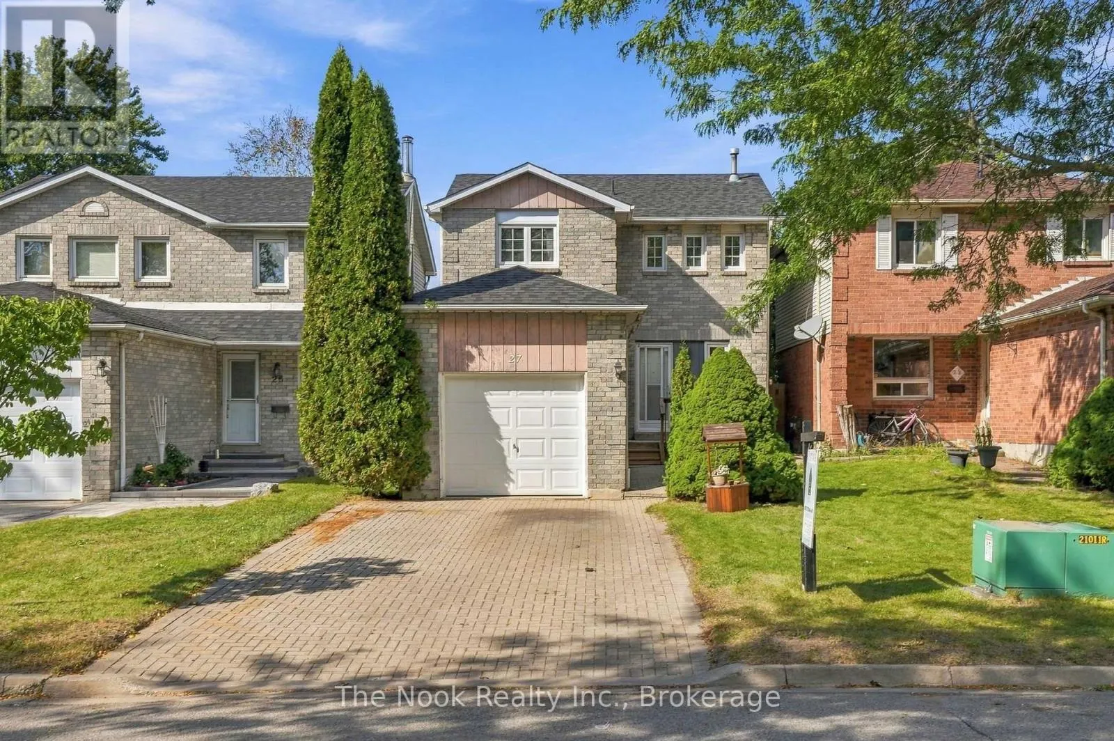27 FIELD CRESCENT