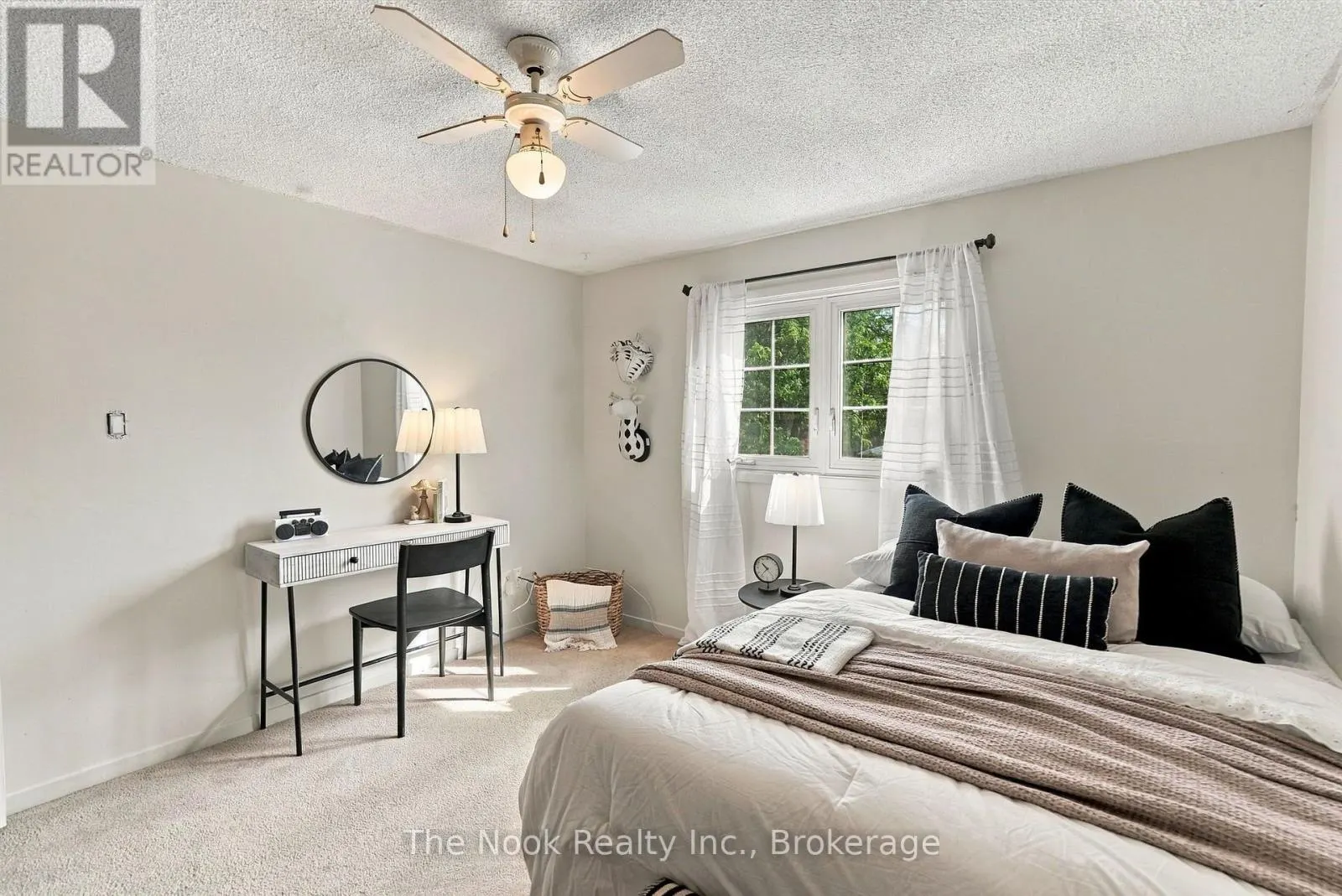 27 FIELD CRESCENT