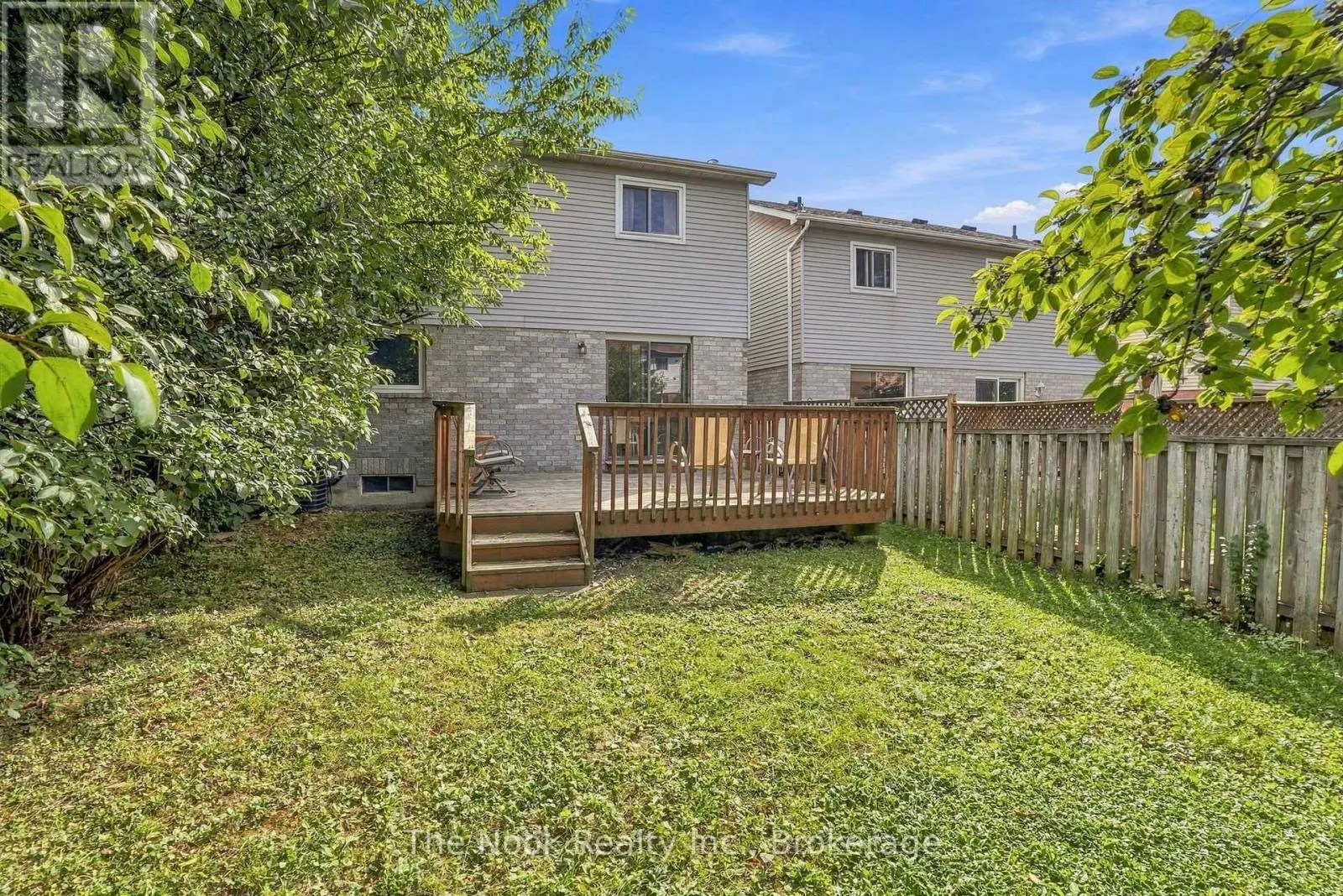 27 FIELD CRESCENT