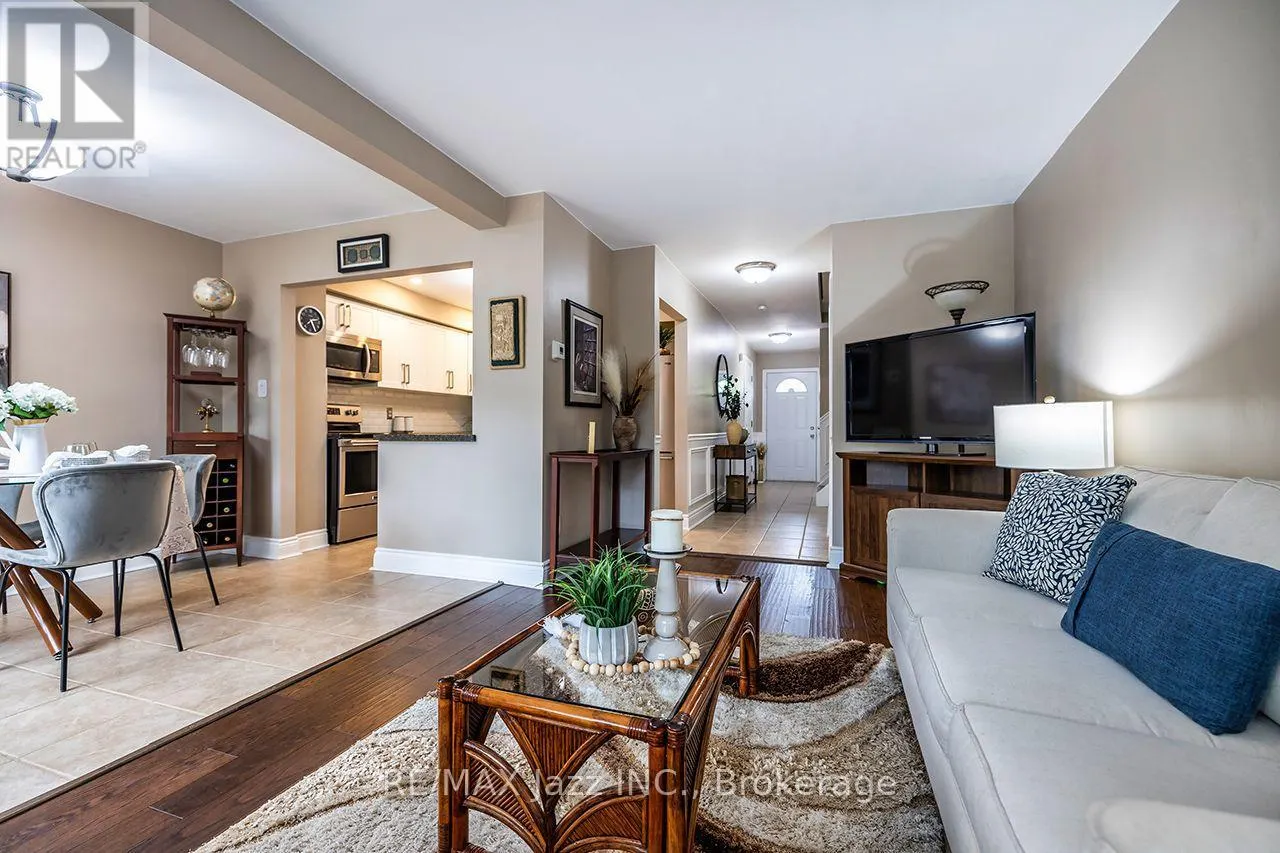 3 - 1330 TROWBRIDGE DRIVE #3